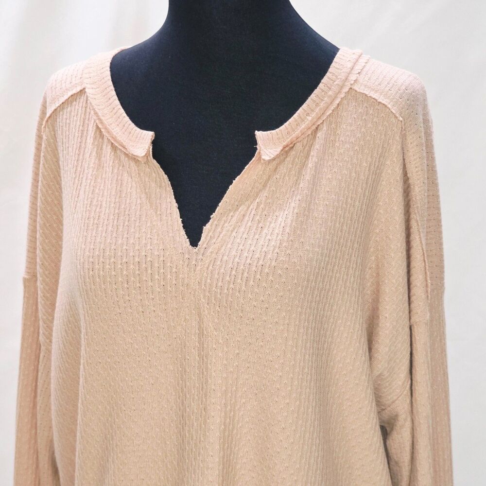 NWT Blu Pepper Waffle Knit Top L Neutral Tan Split Neck Long Sleeve Casual Cozy - Picture 3 of 9